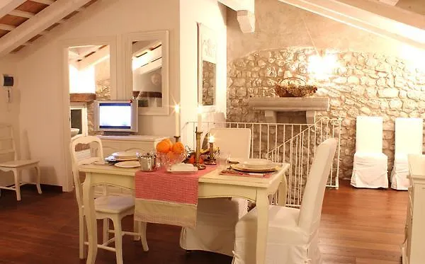 Residenza Dei Tolomei